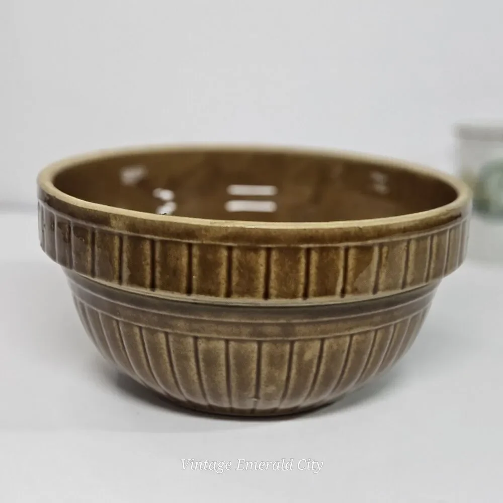 Vtg USA Ribbed Beehive Brown Stoneware 9-inch Salad Mixing Bowl Casserole No Lid